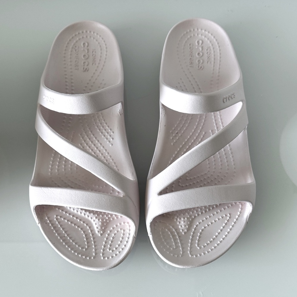 Crocs Kadee Il Sandal Size 9 iconic comfort